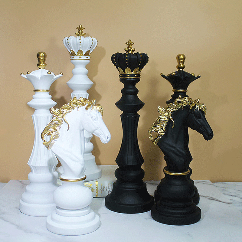 Queen Art Craft - Chess Tabletop Ornaments Chess King War
